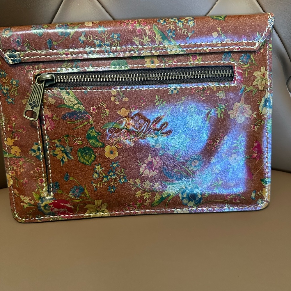 NWOT Patricia Nash Floral Brown Clutch - Picture 3 of 6